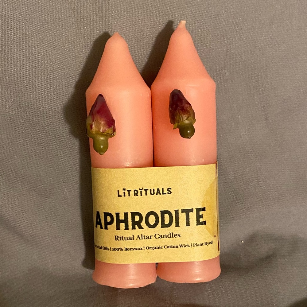 'Aphrodite' Beeswax Altar Candles - Small Size